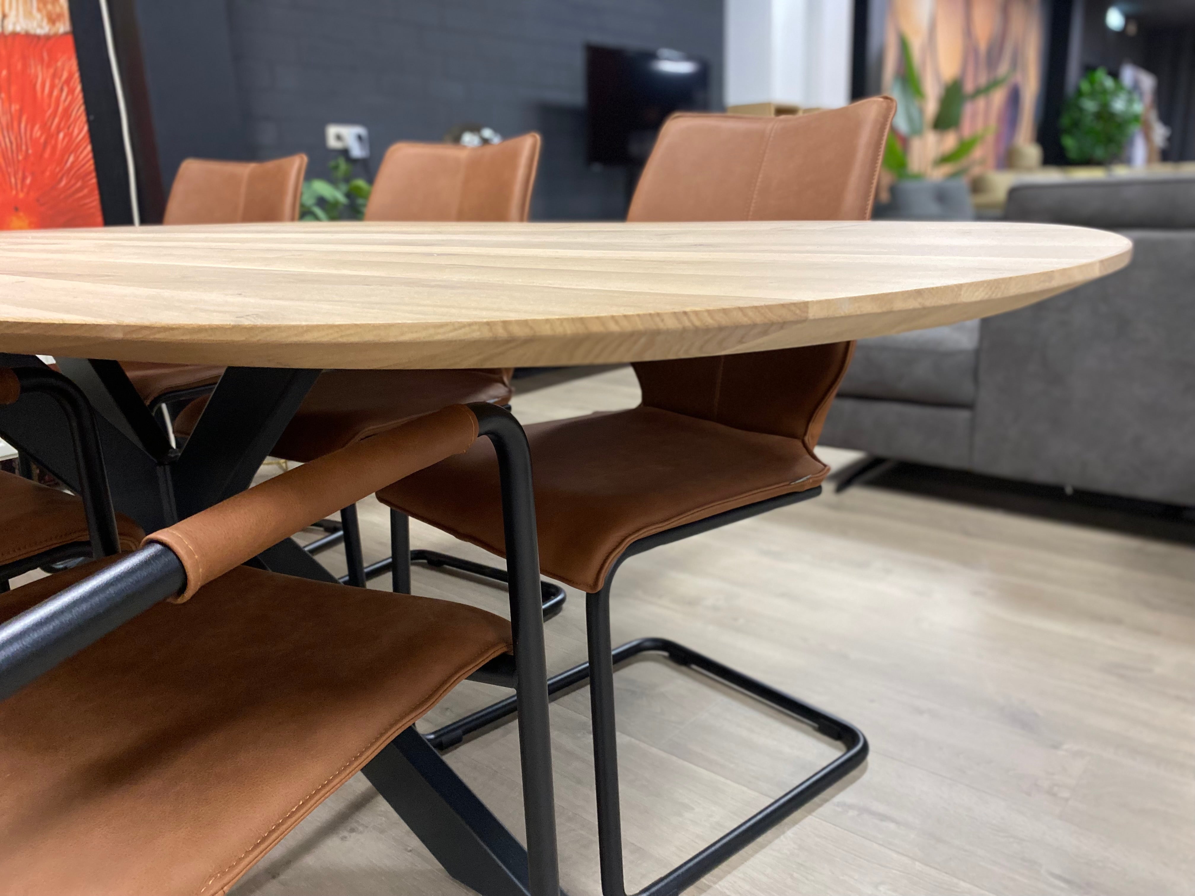 Locatie Sint-Willebrord - Yvo eettafel - 240x110