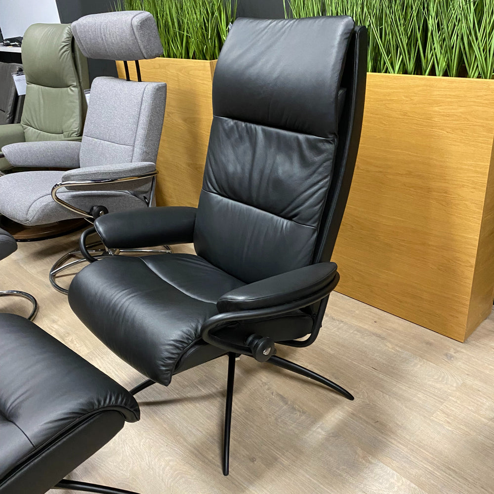Showroommodel - Stressless Tokyo relaxfauteuil met hoge rug - met hocker