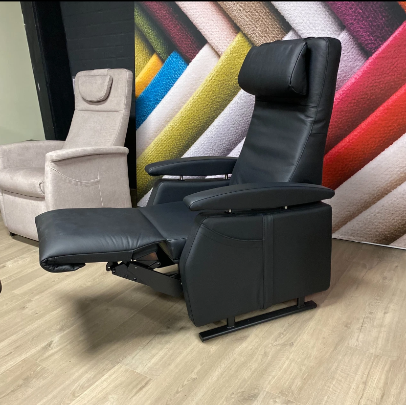 Showroommodel Fitform 574 3 motorig met sta-op