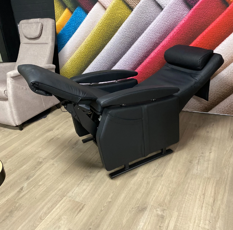 Showroommodel Fitform 574 3 motorig met sta-op