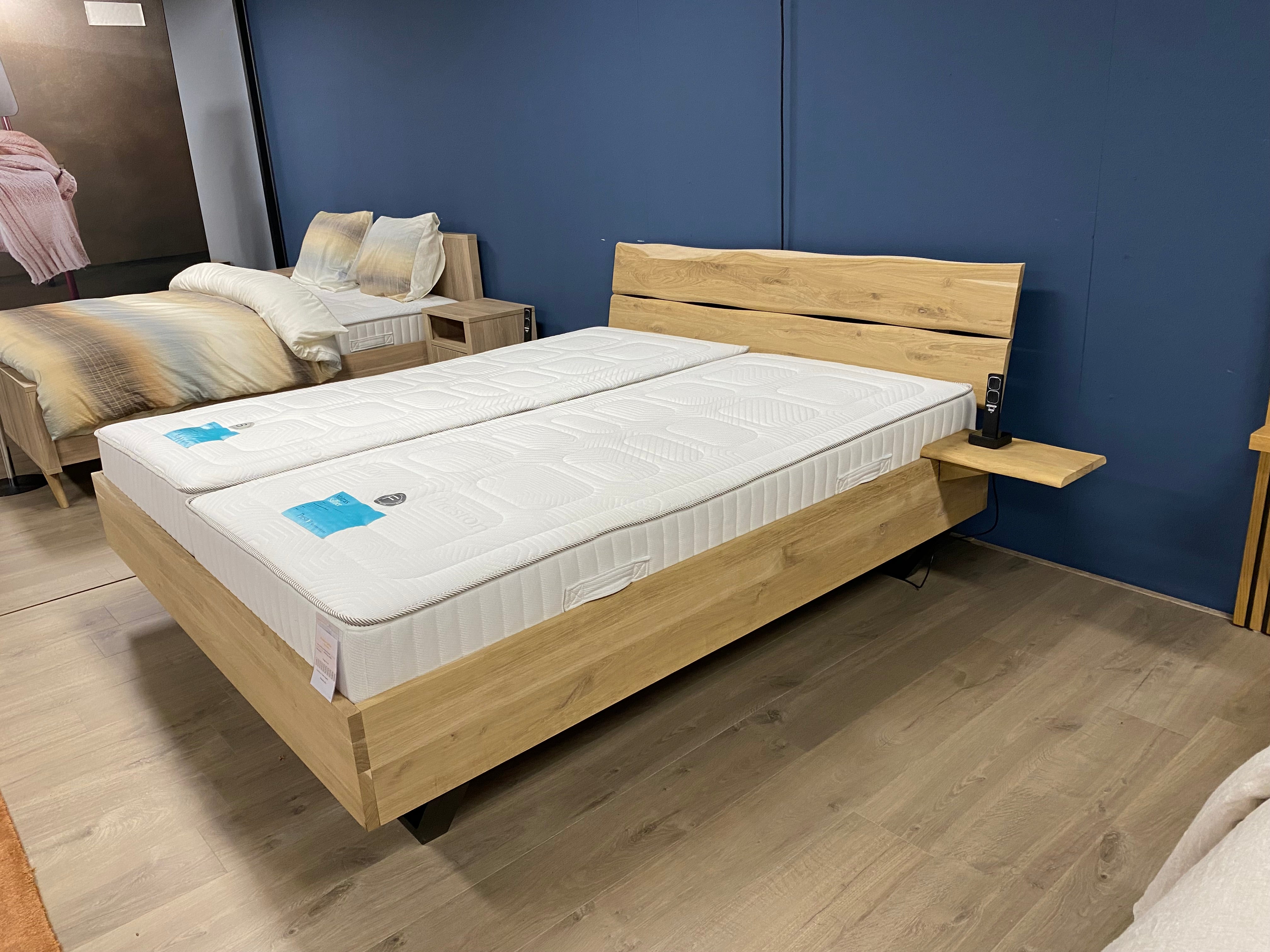 Showroommodel Ledikant Rough 180x200 incl. nachtkastjes