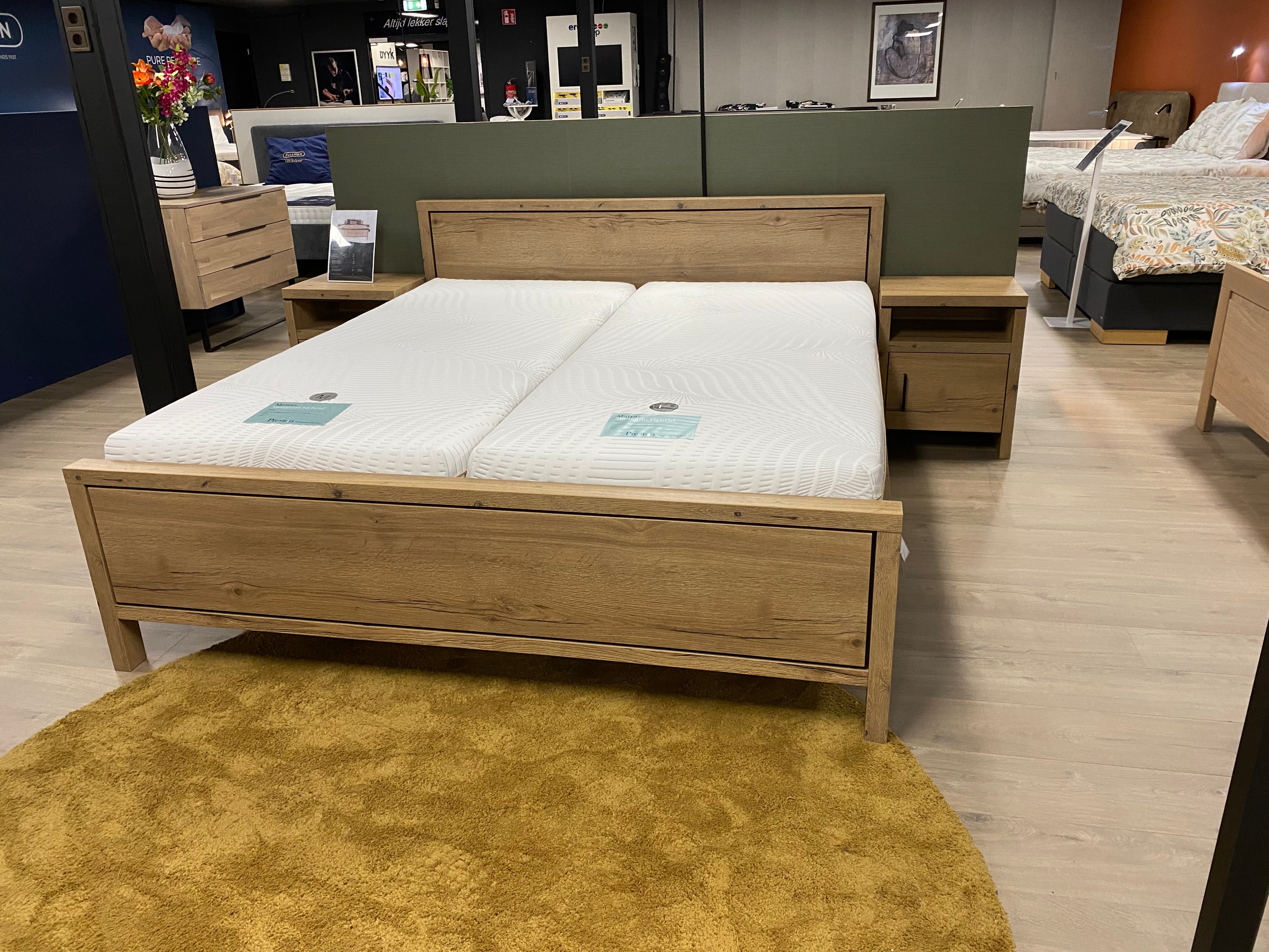 Ledikant Atos 180x200 incl. nachtkastjes