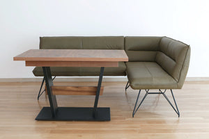 Eetkamer bank Essay